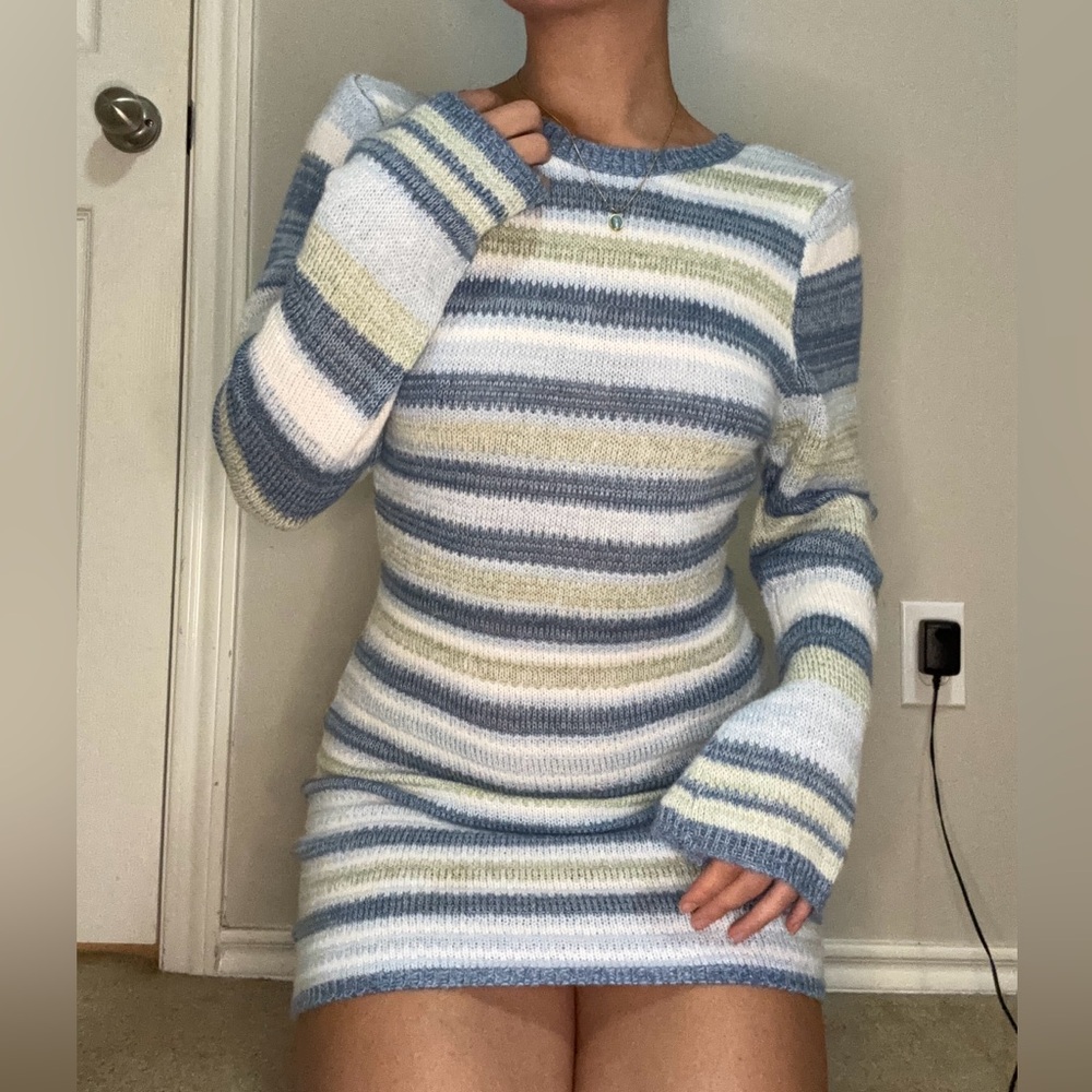 Backless Knit Mini Dress Long Sleeve , Sweater Dress, Summer Beach Wear☀️⛅️ - Picture 1 of 5